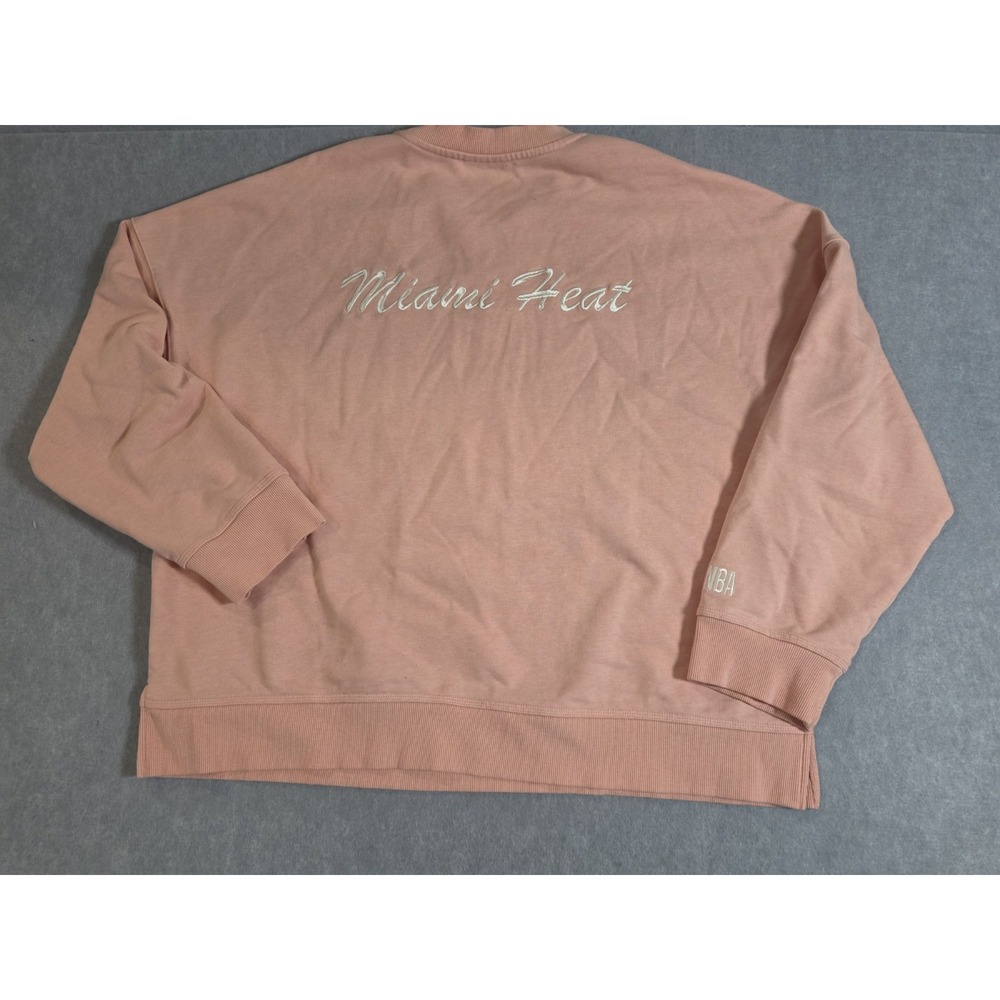 Miami Heat Crewneck Sweatshirt NBA SZ M Pink Embroidered Logo Graphic Basketball